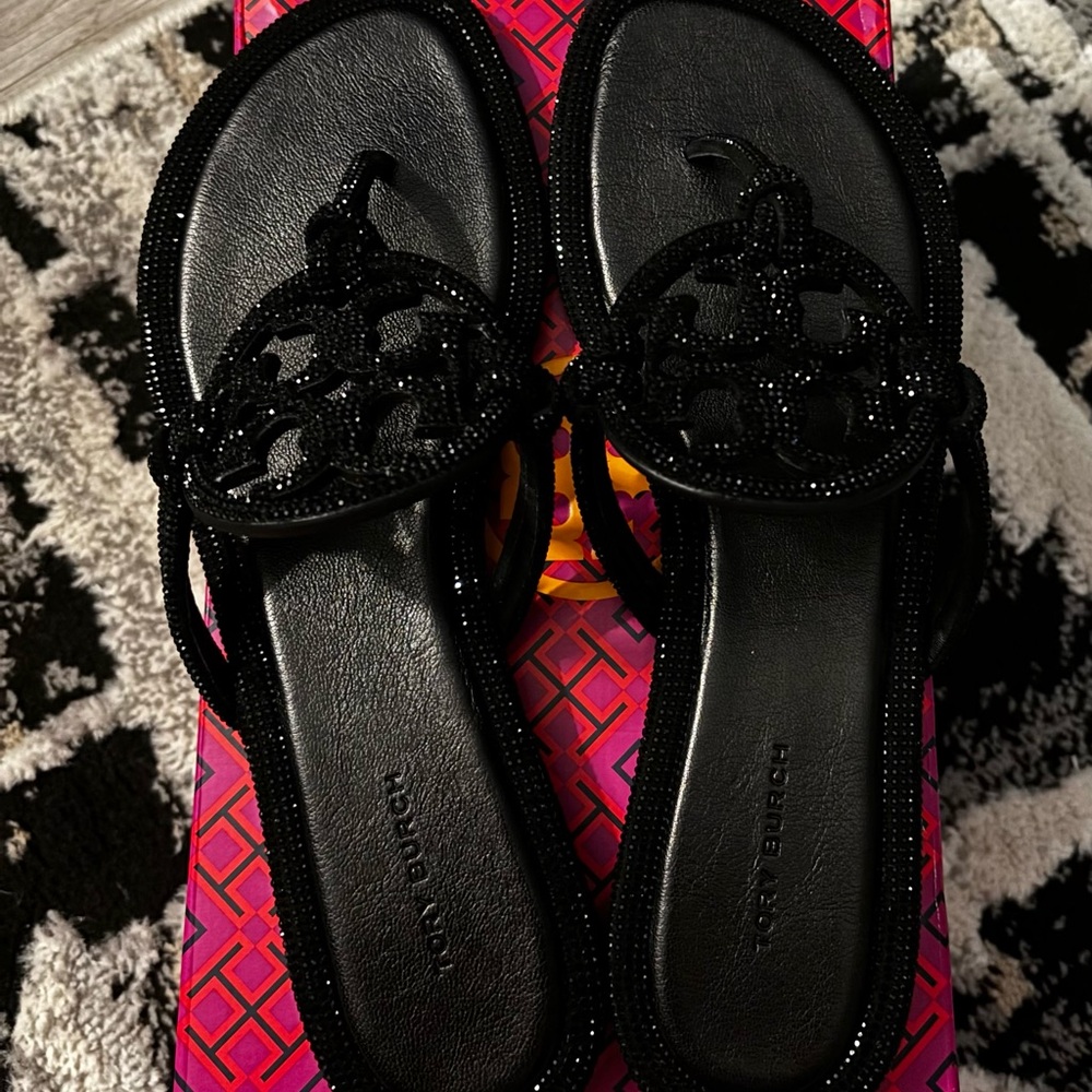 Tory Burch Miller Knotted Pave.  Size 9